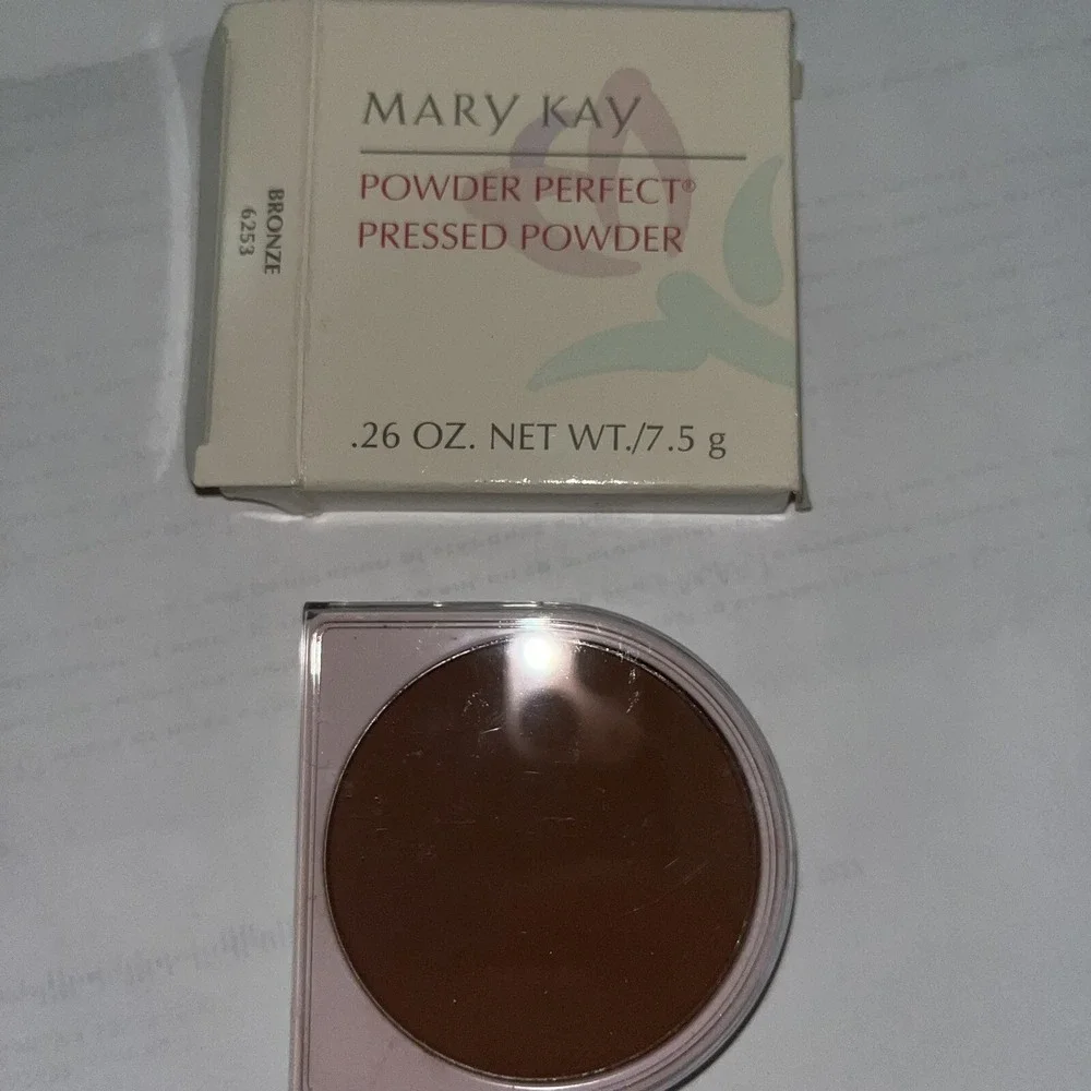 New Mary Kay Perfect Pressed Powder D Shape - Bronze 6253